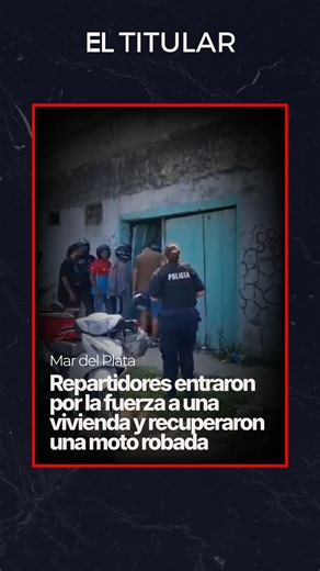 El Titular de Mar del Plata on Instagram: "🚨 Repartidores se cansaron de los robos y fueron a recuperar una moto por su cuenta. 🏍️ Un grupo de deliveries se organizó, ubicó el rodado con GPS y llegó hasta un complejo habitacional del barrio Libertad, donde estaba escondido. 👮🏻 En el lugar había una oficial que pedía que esperen, pero los trabajadores entraron por la fuerza y se llevaron la moto, en una escena que quedó grabada y se viralizó. 📲 ¿Esto es desesperación por inseguridad o una lo