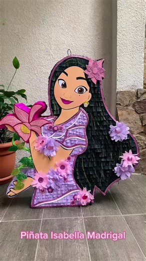 Diseño de Piñata Isabella Madrigal - Encanto Disney y Cumpleaños Feliz
