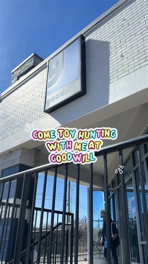 Come toy hunting with me at Goodwill! 🩷✨ I almost bought the Buildabear because of her outfit, but since I already have her, I decided to leave her for someone else!😊 #goodwill #thriftfinds #plushies #toycollector #fyp