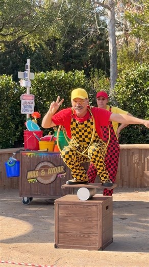 The Amazing Max & Aydar at EPCOT! 🤹‍♂️🤹‍♂️