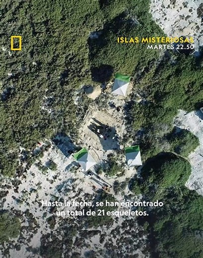 La costa de Australia occidental está plagada de naufragios con historias muy curiosas, pero quizá ninguna sea tan terrorífica como la del Batavia. A día de hoy, los investigadores siguen encontrando vestigios de los horrores que vivieron los navegantes en la Beacon Island, la que se especula que pudo ser la última parada del famoso navío. Te contamos más en lo nuevo de ISLAS MISTERIOSAS, los martes, a las 22:50, en el canal National Geographic. | National Geographic