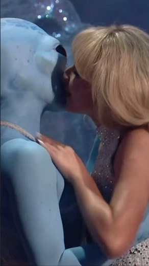 Sabrina Carpenter kisses alien on stage at vmas #sabrinacarpentertour #artist