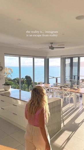 吏‍♀️ THE REAL INSTAGRAM VS REALITY 彩 彩 Instagram is not meant to...