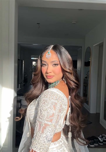 Bridal Glam: Stunning Makeup and Hairstyles for South Asian Brides