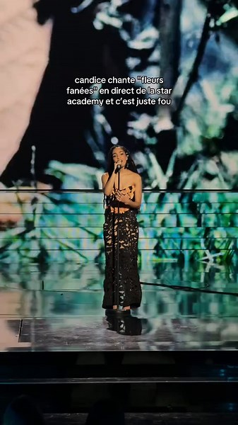 Candice brille avec 'Fleurs fanées' à Star Academy
