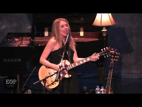 Mary Fahl "Breathe" / "Brain Damage" / "Eclipse" (Pink Floyd) @ Eddie Owen Presents