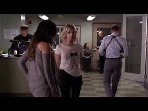 Pretty Little Liars 3x17 - Emily & Hanna At The Police Station.