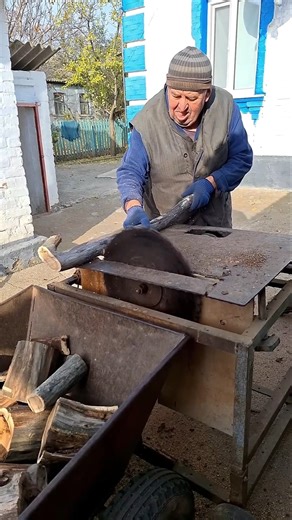 Circular Saw – “Saw It Yourself” #chainsaw #diywoodworking #wood #woodworking #woodworking #diy