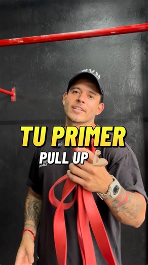 RAVEN FITNESS on Instagram: "Método de esfuerzo dinámico 🧠 En qué consiste? 📝 Se basa en realizar repeticiones únicas (o muy pocas) con la máxima intención de velocidad y explosividad, usando descansos cortos a moderados entre reps o series. La clave no es mover el peso “como salga”, sino moverlo lo más rápido posible en cada repetición💥 Ejemplo típico: • 1 rep explosiva • Descanso 30–60 segundos • Repetir varias veces (8–12 singles, por ejemplo)"