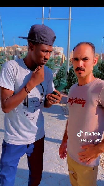 ما هو الشيء الذي يلبسه الرجل مره واحدة والمرأة كل يوم؟
