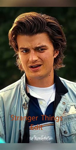 You Never Take Off Your Walkman" | Max's Most Iconic Introduction #strangerthings #americasseries