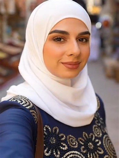 Stylish Women's Ramadan Robe in Retro Design