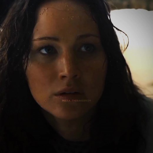 Exciting Jabberjay Scene in The Hunger Games: Catching Fire