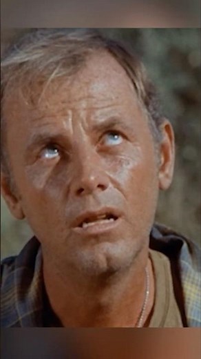 They Stole Henry's Desk With a Helicopter #MASH #ClassicTV