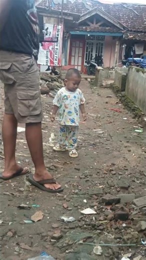 petantang petenteng sibocil jalanna😁