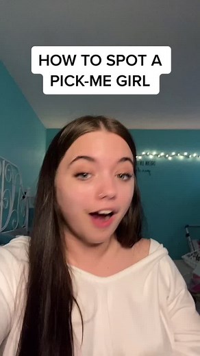 Spotting a Pick-Me Girl: Signs & Behaviors to Look Out For