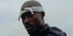 Musique: L’auteur de «Pendez les Blancs» sort une nouvelle vidéo où une blanche est étranglée