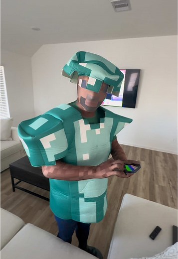 Exploring Realistic Minecraft Steve in Red Note