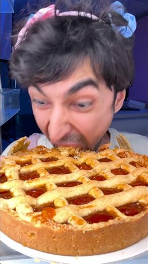 هل تجرؤ على أكل الكعكة مع الصراصير؟ مغامرة مرحة للأطفال! 🪳🍰