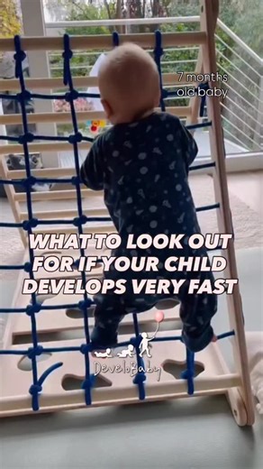 Some children develop much faster than average. I sometimes even hear about babies who stand up and walk at 8-9 months 🏎️💨 In the vast majority of cases, there is no problem with rapid motor development. The normal distribution is wide and children are different. If a child is born with a high baseline muscle tone, is curious by nature, has many happy waking hours and is offered enough floor time, then motor development can happen really fast! And that’s okay! In some cases, I see that fast ba