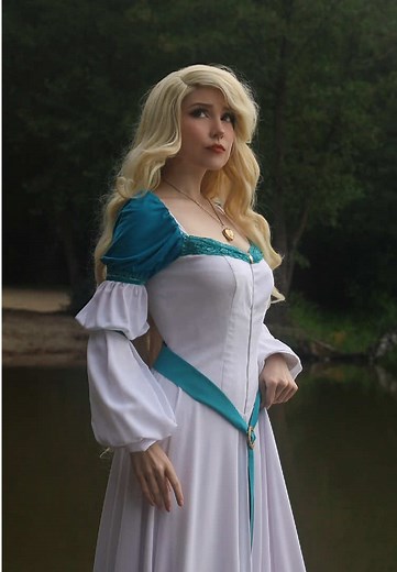 Swan Princess Cosplay - Transform into Princess Odette