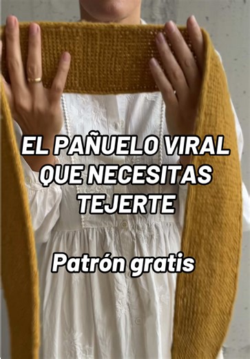 ✨ ¿Bufanda o pañuelo? ✨ Un proyecto fácil, rápido y con un resultado precioso 💫 🎁 Tenemos el patrón en PDF GRATIS para ti 💌 Escribe “pañuelo” en comentarios y te lo enviamos (SOLO EN IG) Guárdalo y compártelo con tu compañera tejedora 💛 #tejer #knitting #patrongratis #hechoamano #diy