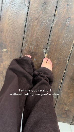 I’ll go first!! 😂 I’m 5’2”… and I’ve spent most of my life pretending things “basically fit.” Sleeves too long. Jeans dragging. Blazers swallowing me whole. Altering everything. Settling for “good enough.” That’s why I started this page. If you’re under 5’4”, this is your space. ✨ I share daily petite outfit inspo, honest fit reviews, and pieces that actually work — because we deserve better than “close enough.” No gatekeeping. No guessing. Just real petite advice from someone who gets it. Your