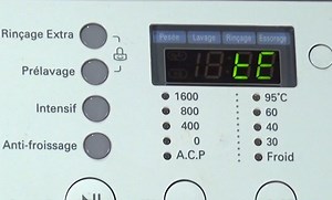 Que signifie le code erreur tE sur une machine à laver LG ?