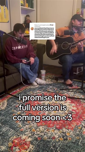 Replying to @pineapple pizza 🇵🇸🇻🇪 #party4u #charlixcx #thefrontbottoms