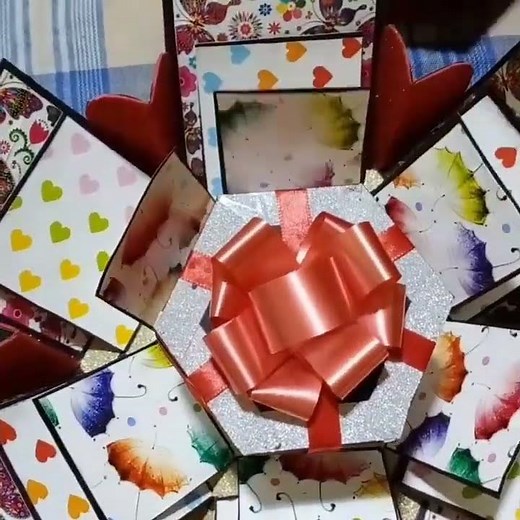 Hexagon Explosion 5 layer box