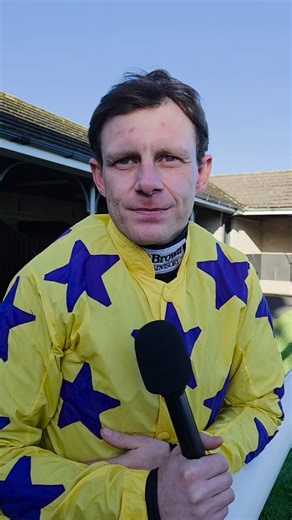 “Usually you can’t hear the crowds, but last year I could hear them up the back straight.” Paul Townend on the Paddy Power Irish Gold Cup win aboard Galopin Des Champs, and the reception that followed 🏆👏 #leopardstown #dublinracingfestival | Leopardstown Racecourse