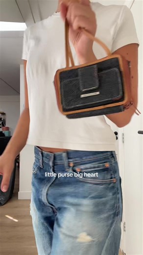 Unboxing Isabelle Mathers' Trendy TikTok Purse