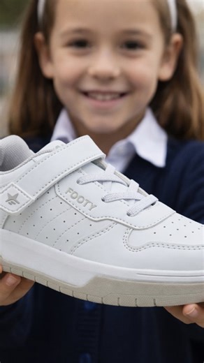 El Mago Calzados on Instagram: "Dale play al cole con @elmago.calzados 👣 En nuestro local vas a encontrar las mejores opciones de calzado para el cole 🎒👟 Footy es una marca elegida todo el año por su comodidad y resistencia, la favorita de muchos, principalmente en sus diseños colegiales, cuentan con plantillas confort pensadas para acompañar a los más chicos en cada paso. Zapatillas cómodas, prácticas y durables, ideales para el uso diario 🏫💫"