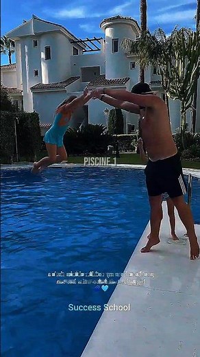 😱Ne lancer jamais votre enfant dans cette piscine...
