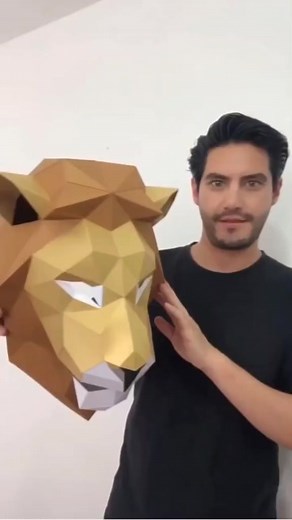 Máscara de LeónArte ecológico poligonal 3D#artemexicano #leo #leon #mascara #arteecologico#aninalesgeometricos#diseñoyarte #artesanal #cdmx #3D#contenidodevalor #posicionamiento #redessociales #redessocialesparanegocios #emprendedores #emprendimiento #marcapersonal #brandingpersonal #emprendedurismo #agenciademarketing #hechoamano #reelsmexico #mercadodigital #contenidocreativo #emprendedoresmexico #marketingdigital #negocio #interesante #nuevonegocio #negociosonline #hechoenmexico #artesanal #l