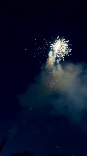 Cracker Vs Sky #crackers #fireworks #fireworkshow #fireworksdisplay #usa #experiment #firecrackers #fireworksshow #usareels #usa_tiktok | Fireworks Videos