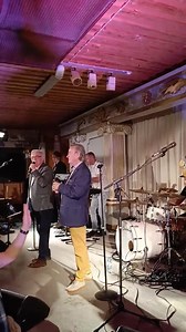 Kyllä kohosi tunnelma kattoon, kun Matti ja Teppo aloittivat esityksen Krouvin lavalla.👍🎉💥💥. Kiitos kaikille hienosta illasta.👏 | SahtiKrouvi, Krouvin Lava - Camping