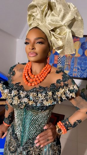 A beautiful ,classy ,and powerful woman with the ability to attract beauty in all areas of her life ... @brookebaileyinc 🔝 #NOSWANKYNOSTYLING | swankyjerry