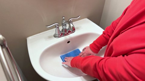 5 genius home hacks using Dollar Tree items!