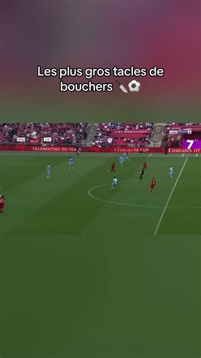 Les plus gros tacles de bouchers en foot