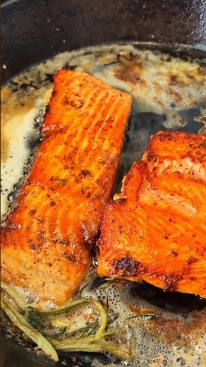 Garlic Herb Butter Salmon in 10 Minutes 🔥#salmonrecipe