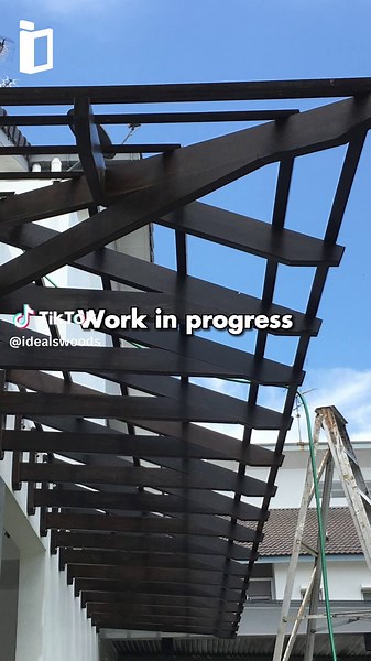 Installing pergolas for landed houses is very common, and the common materials used would be either metal or timber. However the timber pergolas can really enhance the house exterior to be more classic. #IdealsWoods #pergola #pergoladesign #timberpergola #pergolakayu #bumbungpergola