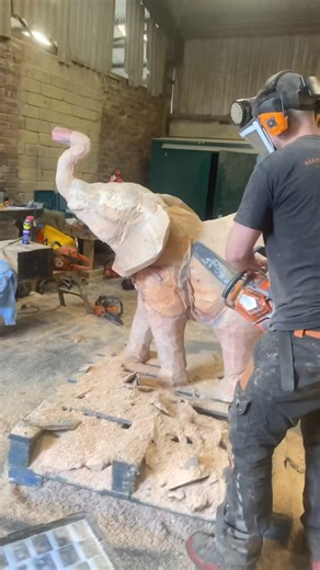 Watch me create this Baby Elephant sculpture #chainsawcarving #woodworking #woodart #woodcarving #elephant #woodwork | James Elliott Chainsaw Sculpture