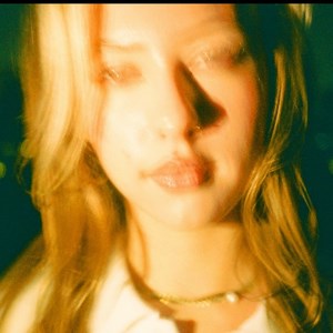 Nicole Glazunov on Instagram: "1. Cold (59bpm Em) 2. Snow White (171 bpm Em) 3. Run (70bpm C#) which one is your fav 🫧🎀 Made this pack in 1 day just to see what would come out, all made out of 3 months worth of voice memos out now on @wavsdotcom 𐙚 pic for coverart @judgejpg #femaleproducer #sample #soprano #whistletones #samplethis #producer #songwriter"