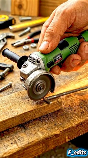 Satisfying Metal Cutting Sparks 🤯