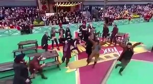 Música y coreografía de: "El Violinista en el Tejado" (Fiddler on the Roof) Como escenario, las calles de New York . Canción "Lejaím". ( Brindando por la Vida) Edición Silvio Jazanovich para Comunidad Judía Masorti Bet-El Madrid. | Comunidad Judía Masorti Bet-El Madrid