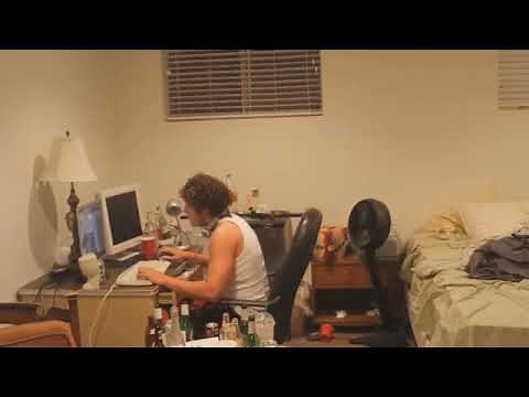 ANGRY GAMER SMASH HIS KEYBOARD (MEME EFFECT FOR VLOG)