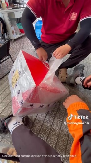 Anh em xem ủng hộ kênh của khách mua Ls2 FF399 lật hàm 180 độ giá dễ thở https://vt.tiktok.com/ZSPFbL1MQ/ | Bảo hộ xe máy Tài Đạt