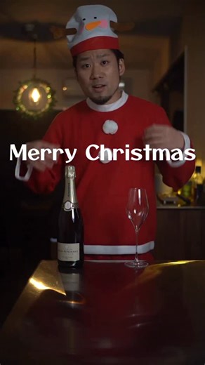 エノテカ/ワイン専門店 on Instagram: "【リンゴルゴンゾーラソースで食べる豚肉のソテー】 りんごとゴルゴンゾーラチーズの相性最高なんです。 そしてりんごと豚肉もゴルゴンゾーラと豚肉も相性最高なんです。 そしてそしてなんとシャンパーニュとりんご、シャンパーニュとゴルゴンゾーラ、シャンパーニュと豚肉も相性最高なのです。 こんな「幸せ」が詰まったペアリングはあるでしょうか。 ゴンタさんさすがです。 とくにルイ・ロデレール コレクション245は豊かな果実味と蜂蜜を思わせる上品な甘やかさと熟成感がりんごのフレッシュさと豚肉の脂の甘み、ゴルゴンゾーラの香りをドンピシャに包み込み、優しくきめ細やかな泡が口の中を余韻とともに最高の形でフィニッシュさせてくれます🤤 ぜひぜひ最高のペアリングをクリスマスシーズンにいかがでしょうか？ 〈材料〉 豚肩ロース肉 150g りんご 1/3個（動画では便宜上1/2個カットです） ゴルゴンゾーラチーズ 30g 生クリーム 100ml 塩、黒こしょう 各適量 クレソン 1束（茹でたほうれん草、春菊などもOK） ピンクペッパー、オリーブオイル 各適量 〈 