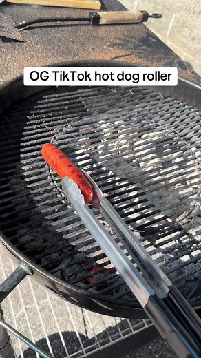 Mastering Charcoal Grilling for Perfect Hot Dogs